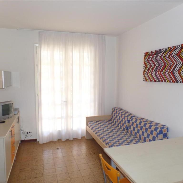 Practical flat in a villa in Bibione centre - Appartamento - 3