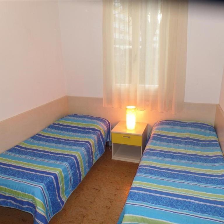 Practical flat in a villa in Bibione centre - Appartamento - 5
