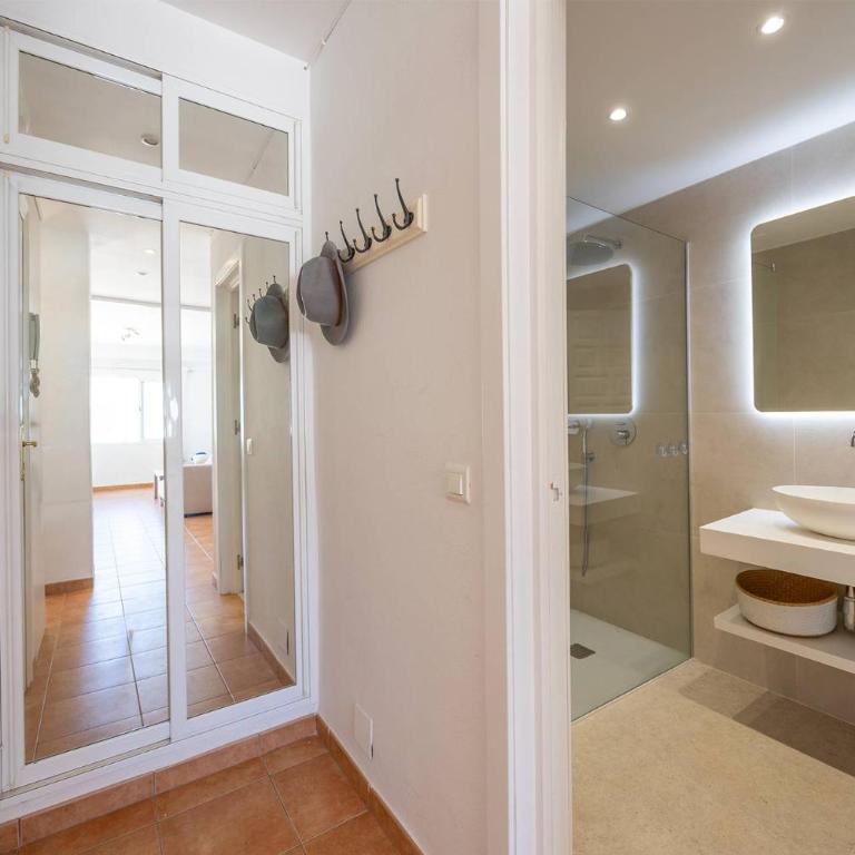 Apartamento vacacional con vistas al mar y la montaña cerca de Burriana playa en Nerja - Apartamento de 2 dormitorios - 11