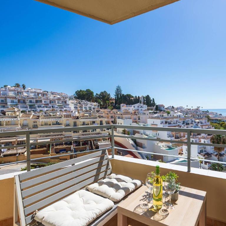 Apartamento vacacional con vistas al mar y la montaña cerca de Burriana playa en Nerja - Apartamento de 2 dormitorios - 20