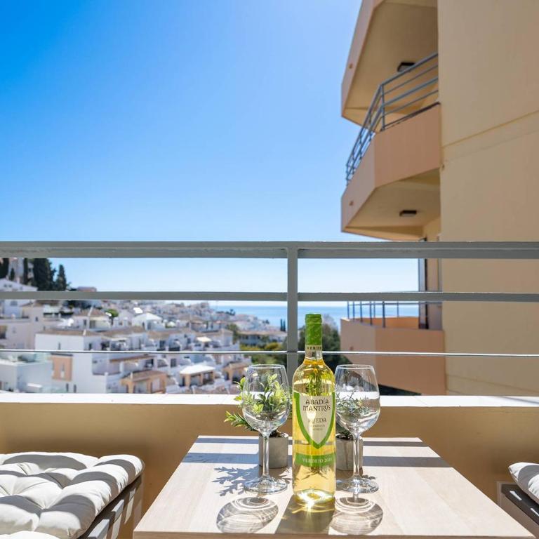 Apartamento vacacional con vistas al mar y la montaña cerca de Burriana playa en Nerja - Apartamento de 2 dormitorios - 6