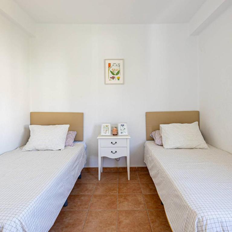 Apartamento vacacional con vistas al mar y la montaña cerca de Burriana playa en Nerja - Apartamento de 2 dormitorios - 18