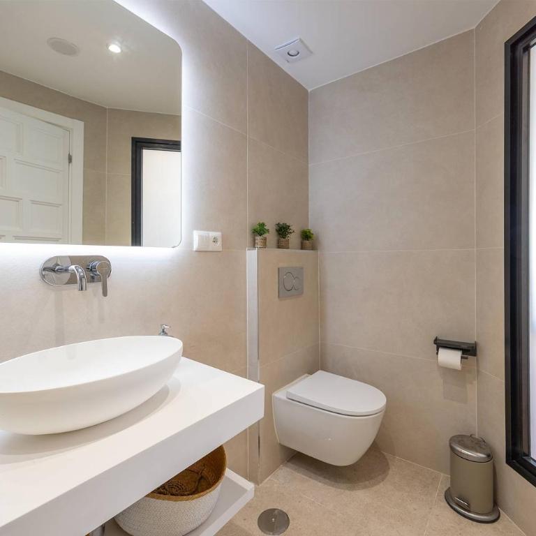 Apartamento vacacional con vistas al mar y la montaña cerca de Burriana playa en Nerja - Apartamento de 2 dormitorios - 16