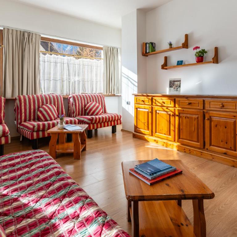 Hotel Miramonti Corvara - Camera Quadrupla Familiare Comfort - 1