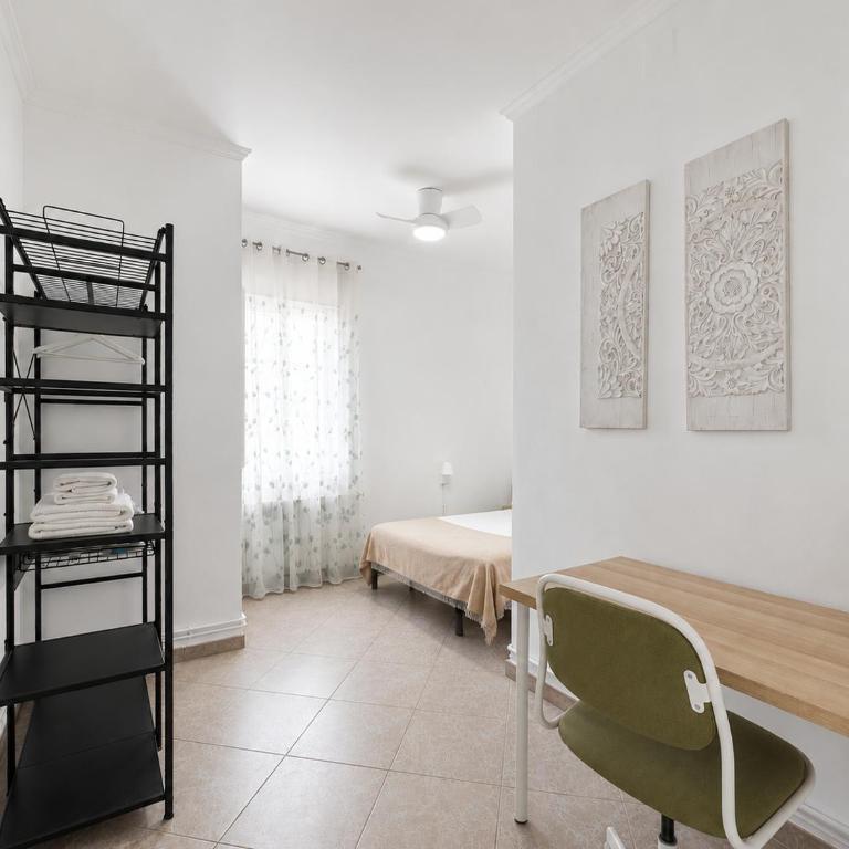 Stay U-nique Apartments Gaudi IV - Three-Bedroom Apartment - 11