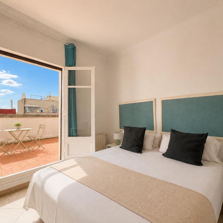 Stay U-nique Apartments Gaudi IV - Three-Bedroom Apartment - 1