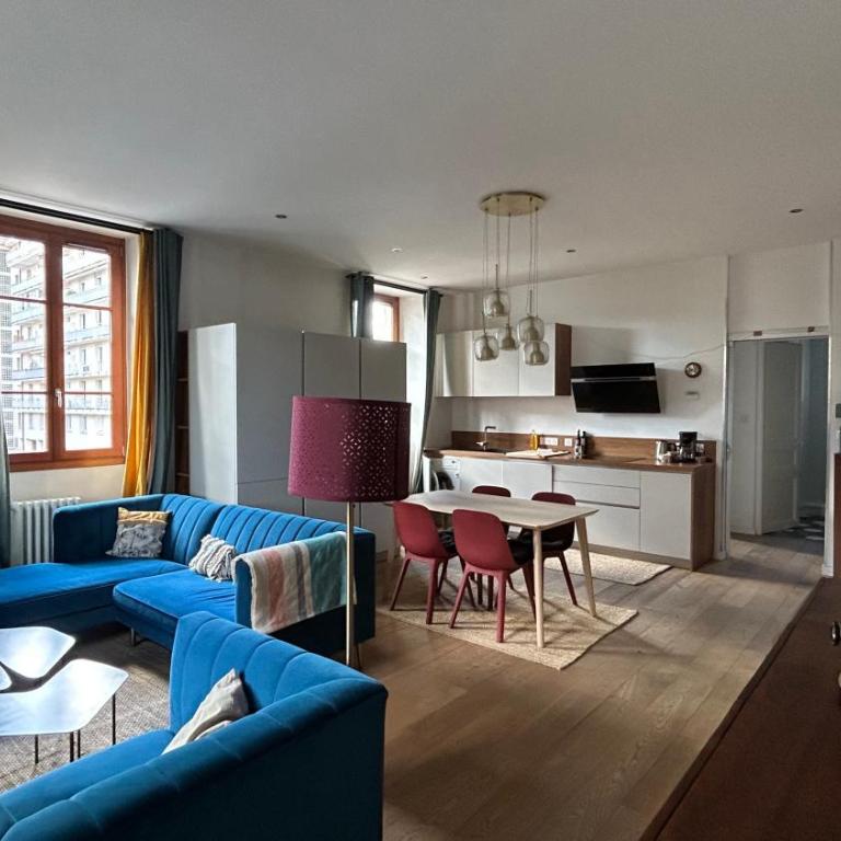 Quiet 2-bedroom apartment, parking, 5-minute walk - Two-Bedroom Apartment - 2