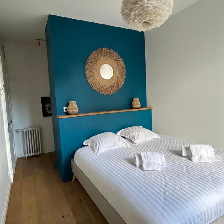 Quiet 2-bedroom apartment, parking, 5-minute walk - Two-Bedroom Apartment - 16