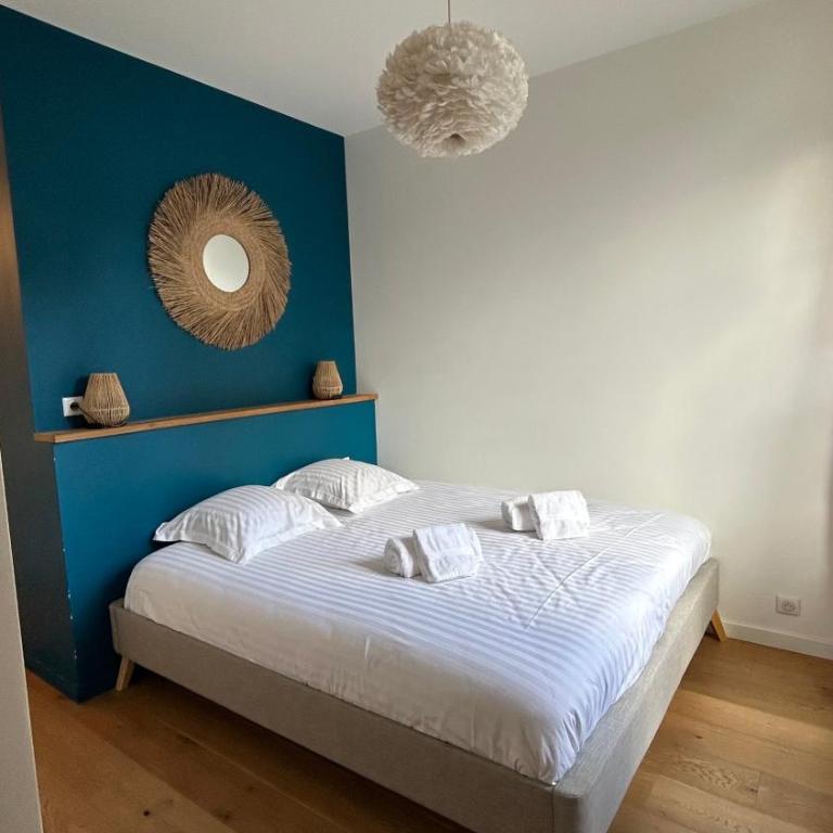 Quiet 2-bedroom apartment, parking, 5-minute walk - Two-Bedroom Apartment - 18