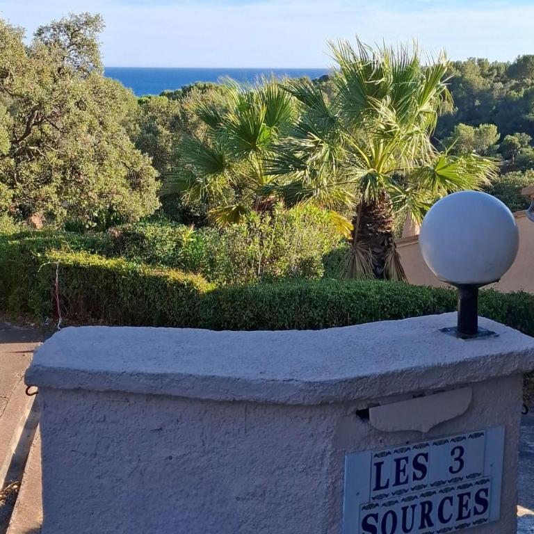 Villa les 3 sources d'Aiguebonne, Vue mer et Estérel, plages à pied - Villa - 43