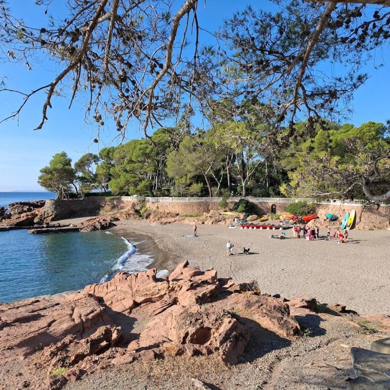 Villa les 3 sources d'Aiguebonne, Vue mer et Estérel, plages à pied - Villa - 40