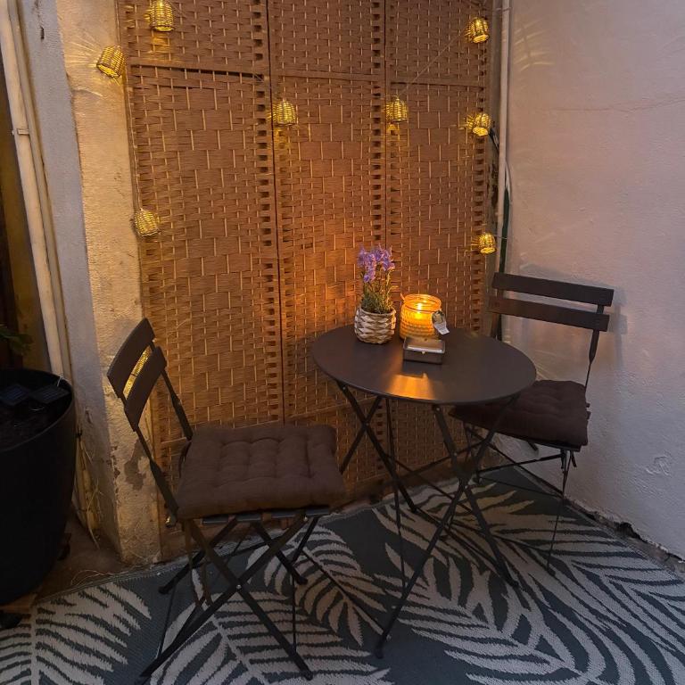 Studio Jungle atypique avec salle de bain grotte Cour privée Centre Nîmes - Apartamento de 1 dormitorio - 18