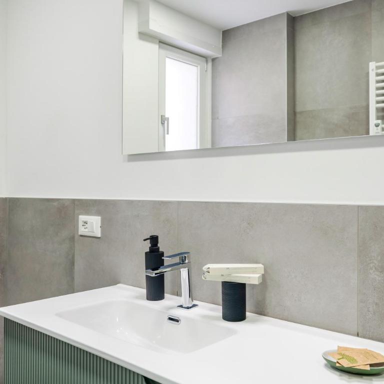 ATTICO CON TERRAZZA - Bergamo Station - Appartamento con 1 Camera da Letto - 24