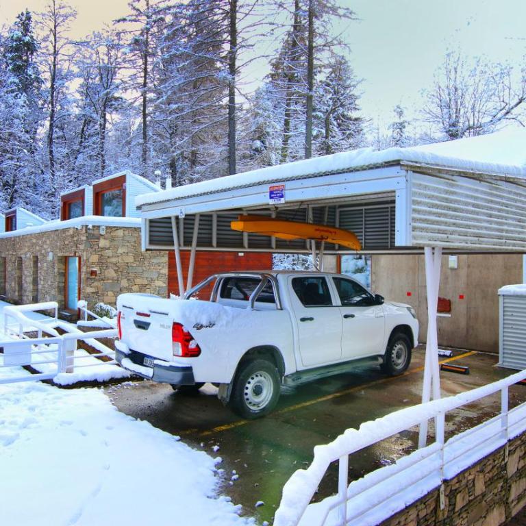 Kalasur Patagonia Apart Hotel - Apartamento Deluxe de 2 dormitorios con vistas al jardín - 3