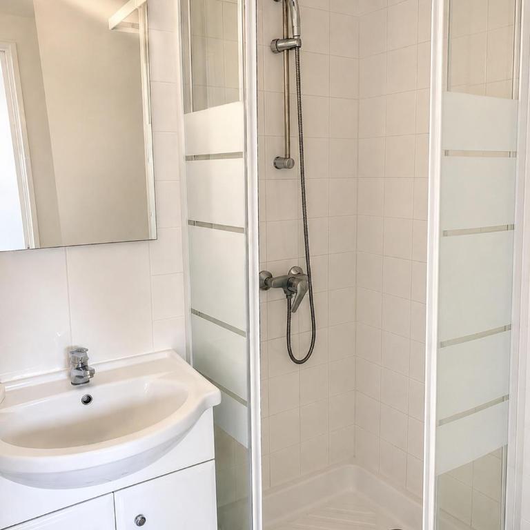 Charmant studio avec terrasse - Maison 1 Chambre - 7