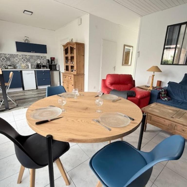 Charming home near beaches & center - Ferienhaus - 1