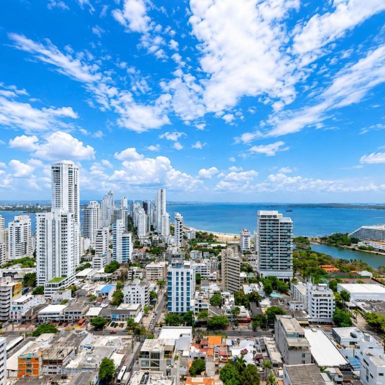 Spectacular apt with Ocean View, 28th Floor! - Apartment - 13