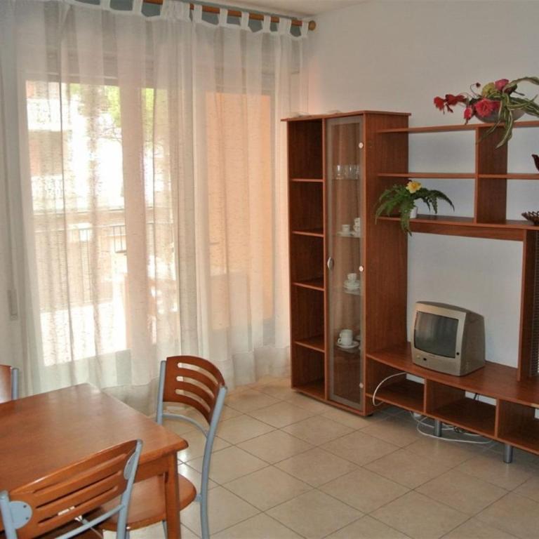 Bright apartment with AC and parking - Apartment - 2