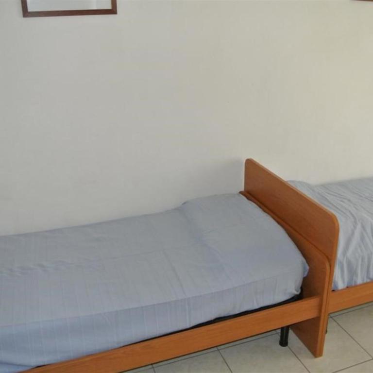 Bright apartment with AC and parking - Apartment - 5