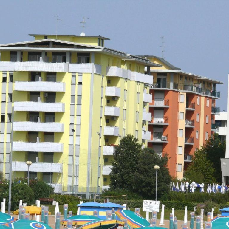 Comfortable stay in a great area - Apartment - 14