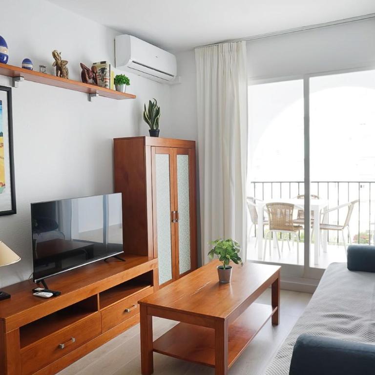 Piscina y playa en Laguna Beach Torrox - Apartamento de 1 dormitorio - 14
