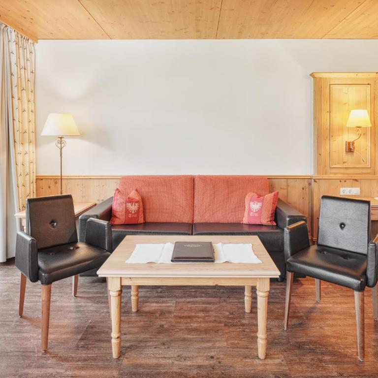 Hotel Magdalena im Zillertal - Urlaub mit Hund - Junior Suite mit Bergblick - 2
