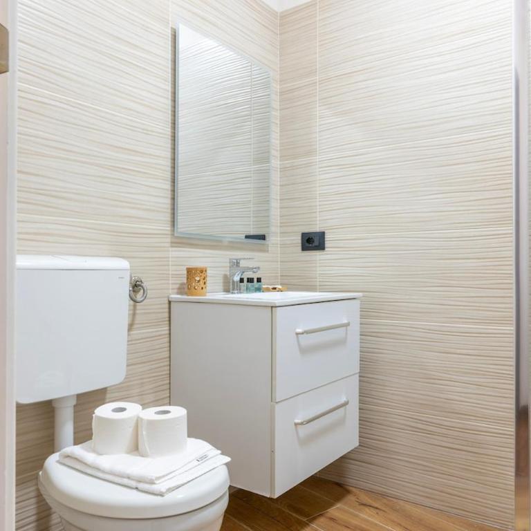 Da Rosi srl Centro Luxury Penthouse x8 Wi-Fi e AC - Appartamento con 2 Camere da Letto - 19