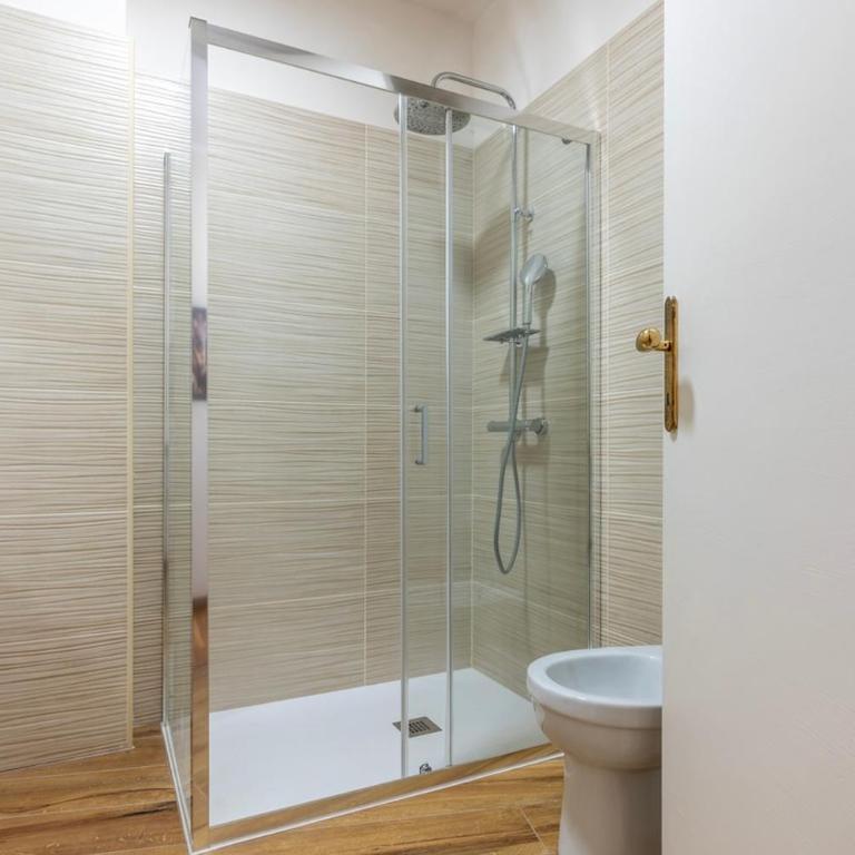 Da Rosi srl Centro Luxury Penthouse x8 Wi-Fi e AC - Appartamento con 2 Camere da Letto - 20