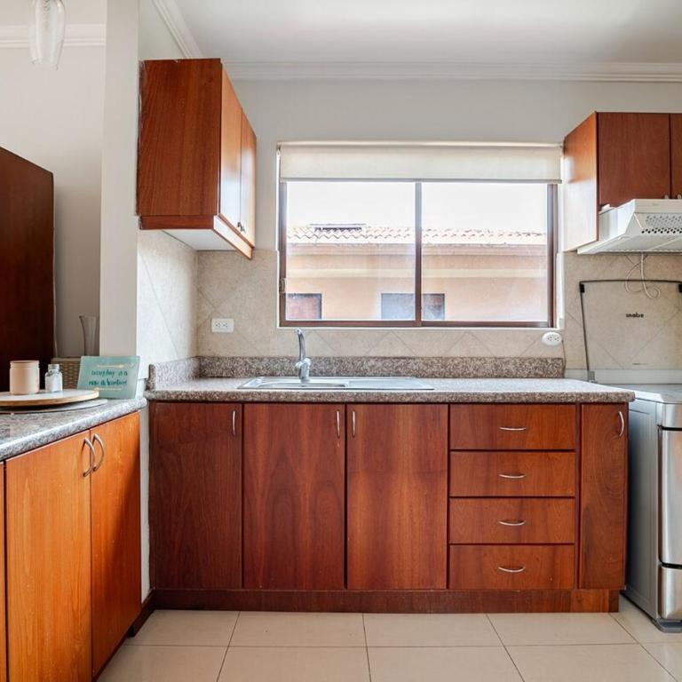 Amplio 3 Hab Frente al río Cerca Mall Del Alto - Three-Bedroom Apartment - 55