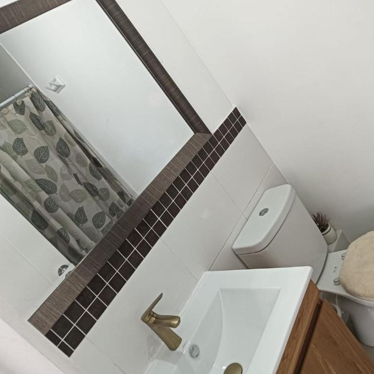 Departamento a 10 minutos de el aereopuerto en sona central - Apartamento de 3 dormitorios - 2