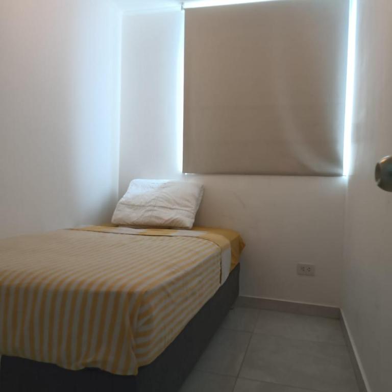 Departamento a 10 minutos de el aereopuerto en sona central - Apartamento de 3 dormitorios - 5