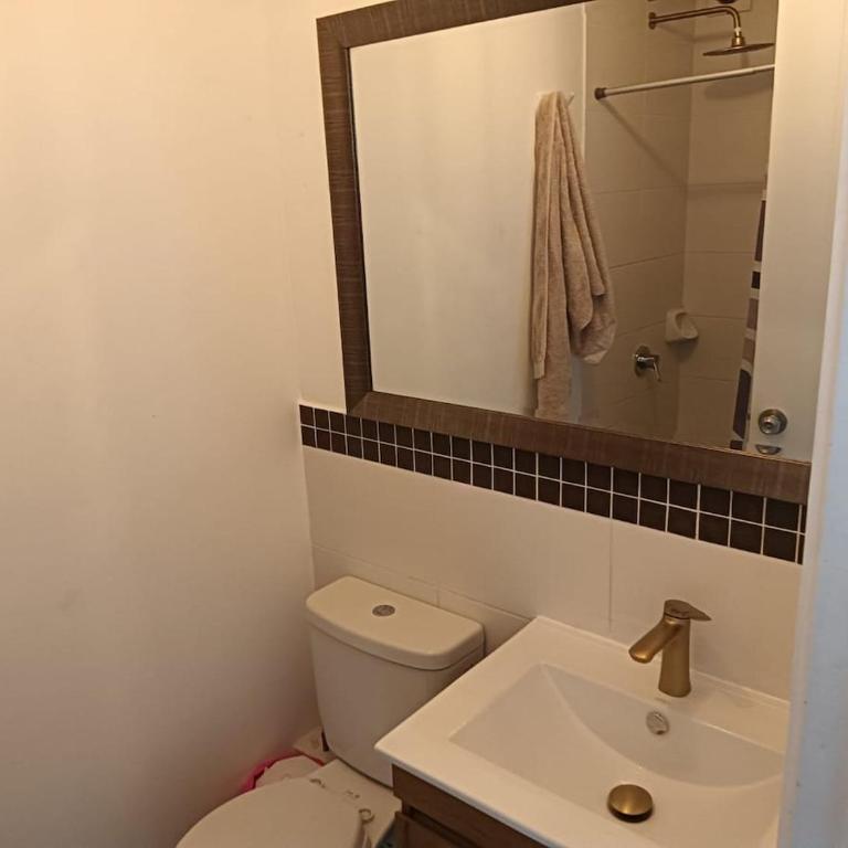 Departamento a 10 minutos de el aereopuerto en sona central - Apartamento de 3 dormitorios - 34