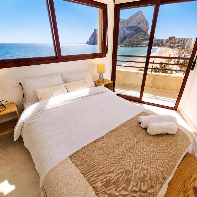 Apartamento Dúplex Aloha Calpe, primera línea de playa - Three-Bedroom Apartment - 8