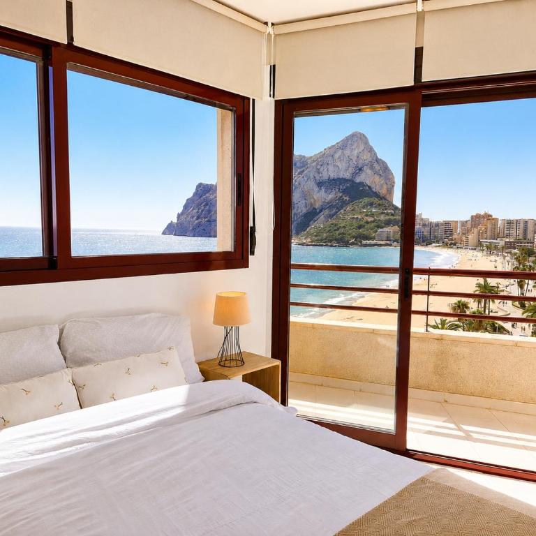 Apartamento Dúplex Aloha Calpe, primera línea de playa - Three-Bedroom Apartment - 9