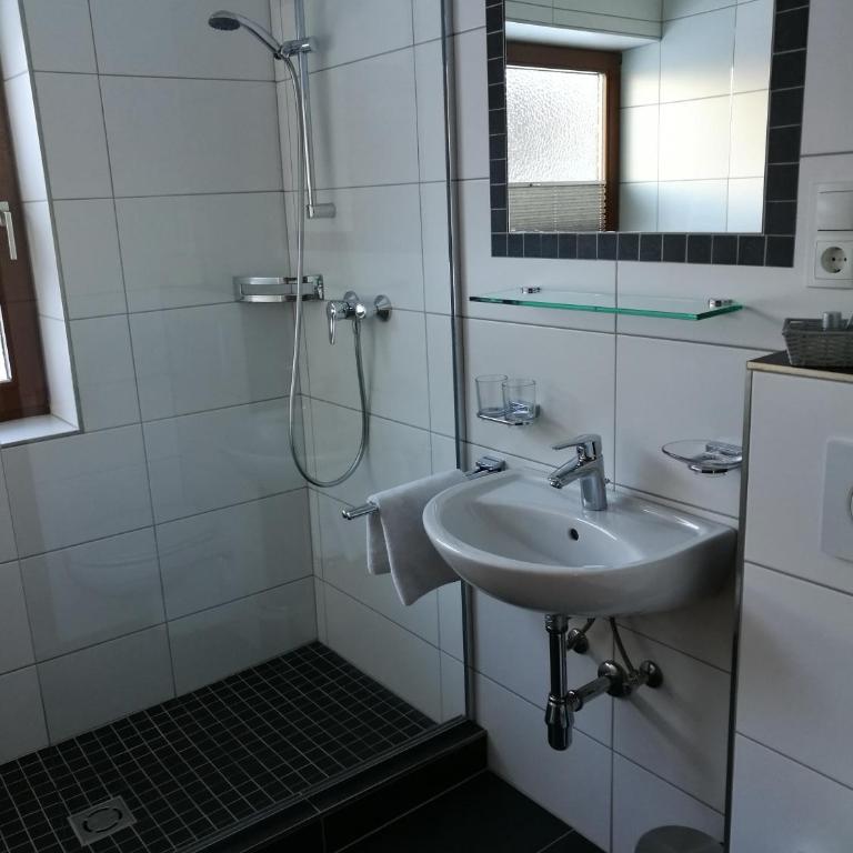 Gästepension Wiesenheim - Einzelzimmer mit Balkon - 5