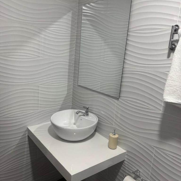 Hostal Gardner - Twin Room - 2