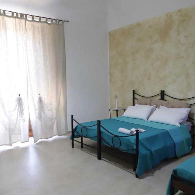Mi Casa Es Tu Casa - Two-Bedroom Apartment - 14