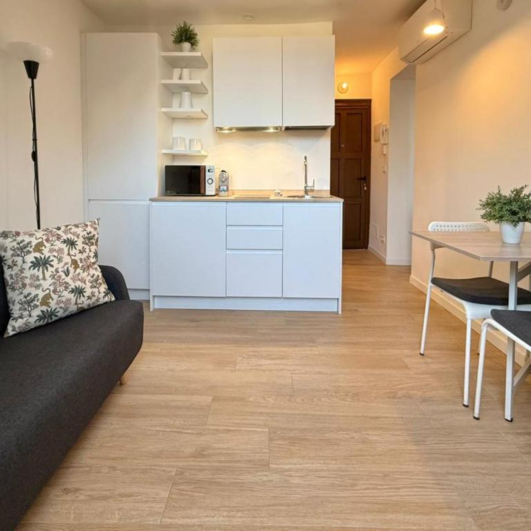 Vittorio Apartaments Piazza Bodoni - One-Bedroom Apartment - 8