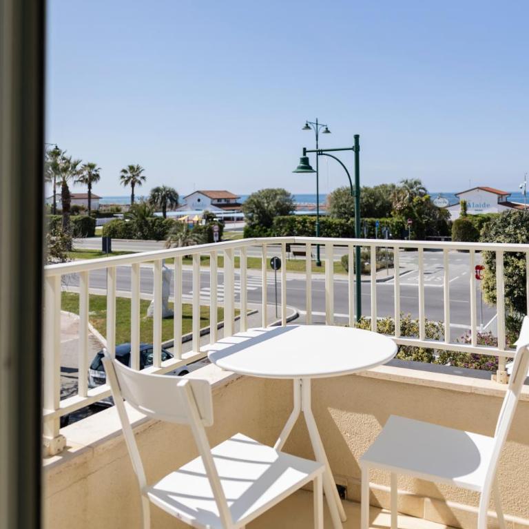 Grand Hotel - Camera Superior Matrimoniale/Doppia con Letti Singoli Fronte Mare - 3