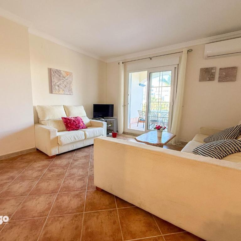Bright 2 bedrooms Apartment - Marina II - HAR01 - Two-Bedroom Apartment with Balcony - 2