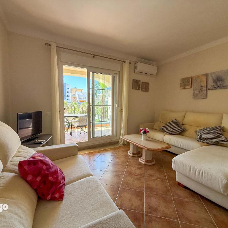 Bright 2 bedrooms Apartment - Marina II - HAR01 - Two-Bedroom Apartment with Balcony - 3