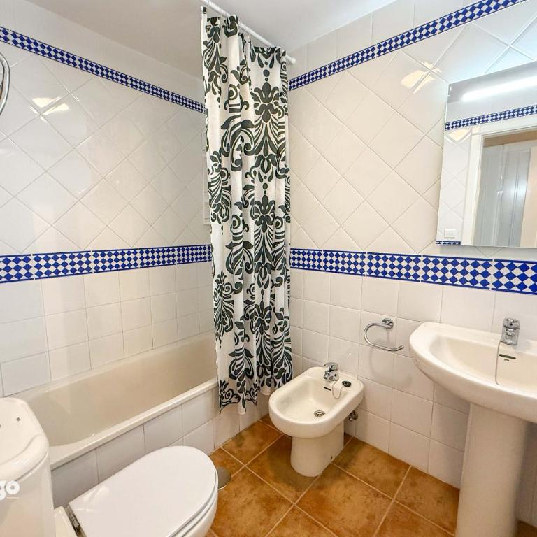 Bright 2 bedrooms Apartment - Marina II - HAR01 - Two-Bedroom Apartment with Balcony - 8