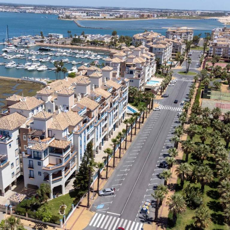 Bright 2 bedrooms Apartment - Marina II - HAR01 - Two-Bedroom Apartment with Balcony - 12