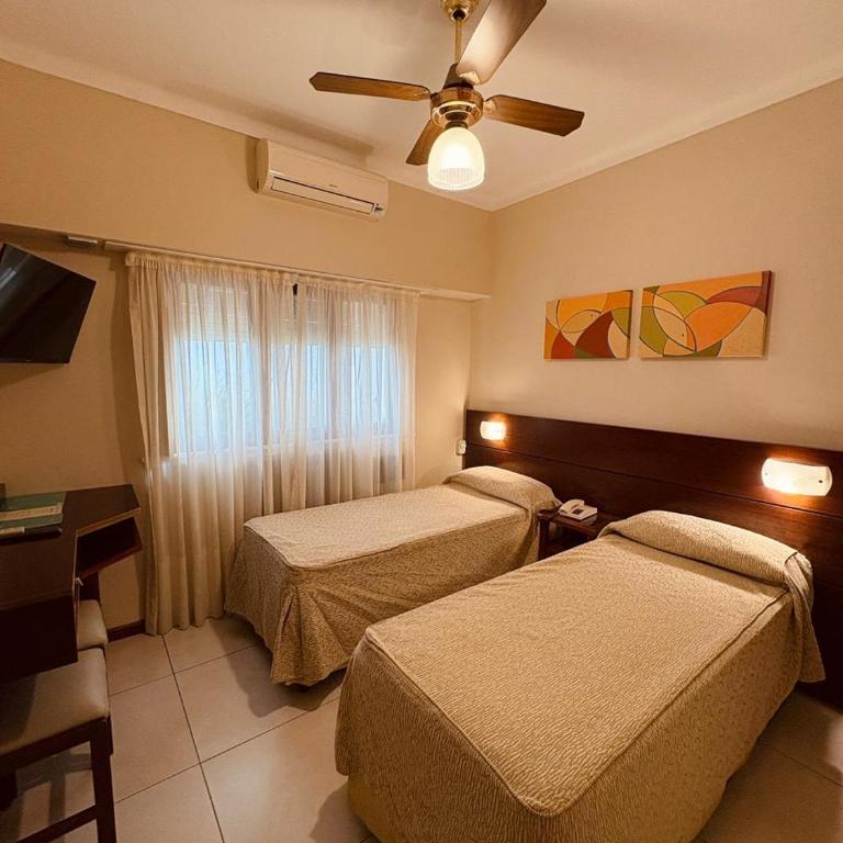 Hotel Selent - Twin Room - 3