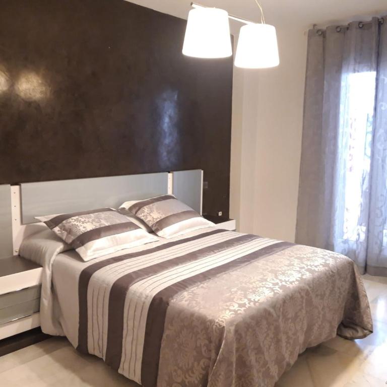 Apartamento reformado con gran terraza privada, parking y aire acondicionado en Torrequebrad - Apartamento de 2 dormitorios - 10