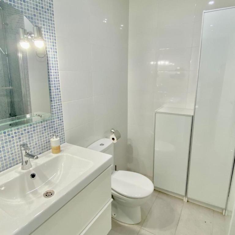 Apartamento con vistas al mar y ascensor piso 10º - Two-Bedroom Apartment with Sea View - 2