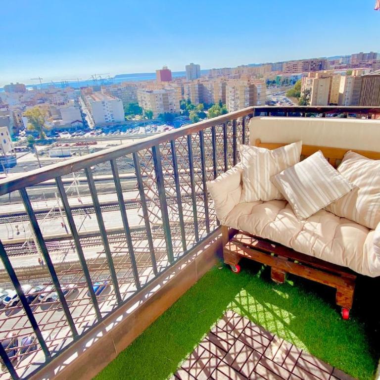Apartamento con vistas al mar y ascensor piso 10º - Two-Bedroom Apartment with Sea View - 5