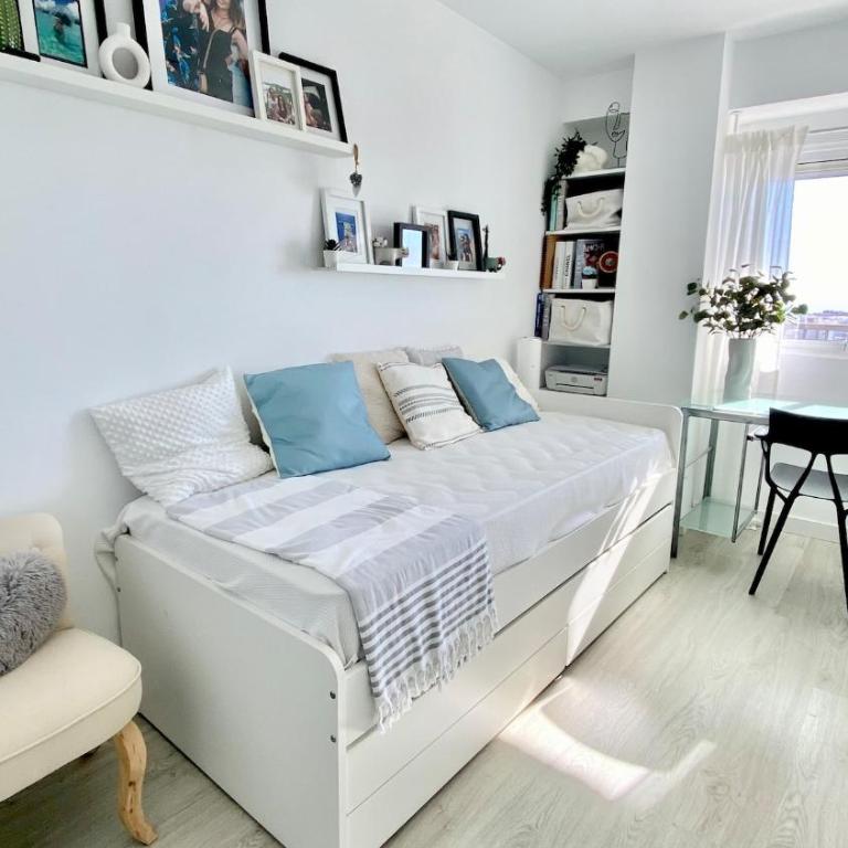 Apartamento con vistas al mar y ascensor piso 10º - Two-Bedroom Apartment with Sea View - 26