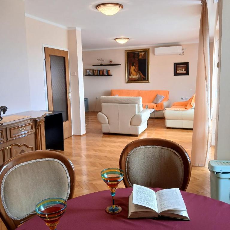 Orange tree residency - Sea & mountain panorama - Apartman sa 2 Spavaće Sobe, Terasom i Pogledom na More - 5