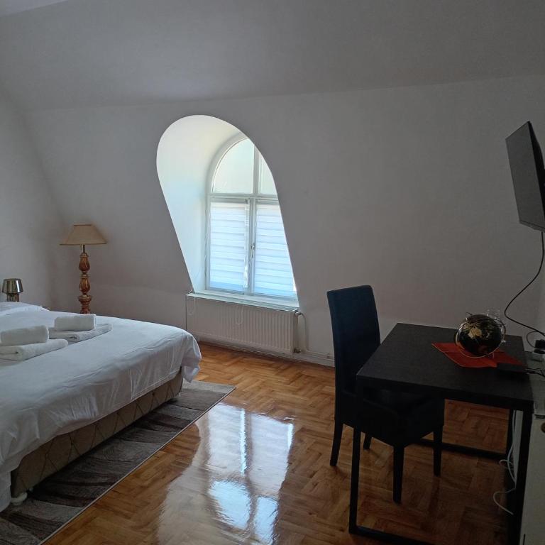 Bella Notte apartments - Strogi centar, terasa, brzi Wi-Fi - Deluks Studio - 4